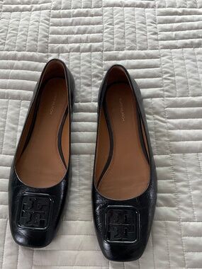 Tory Burch Georgia Flat Black Leather Size: 10M